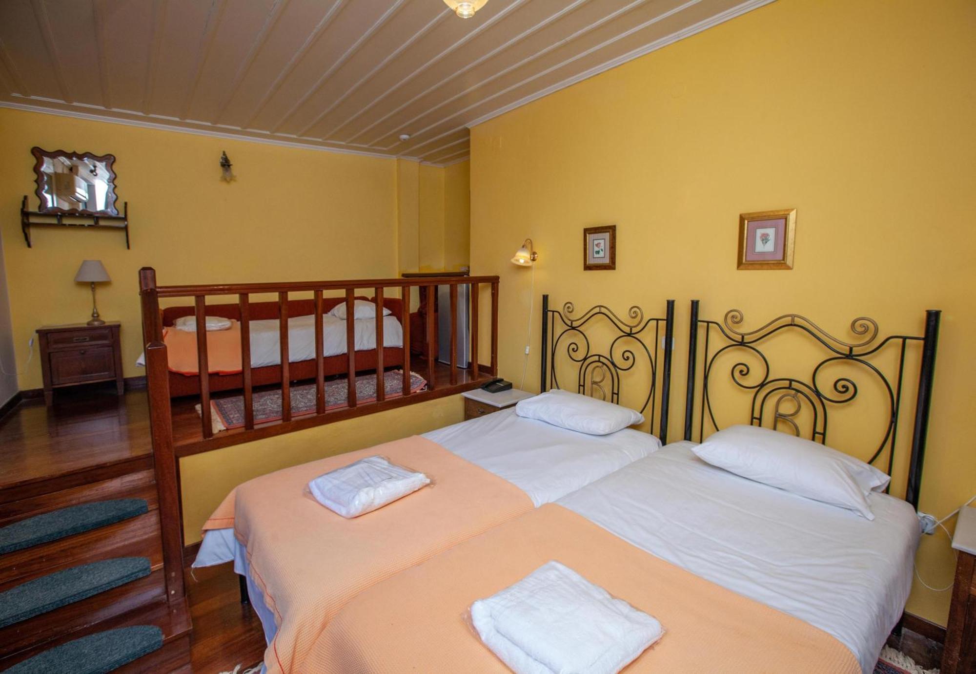 Byron Traditional Hotel นาฟปลิโอ ห้อง รูปภาพ