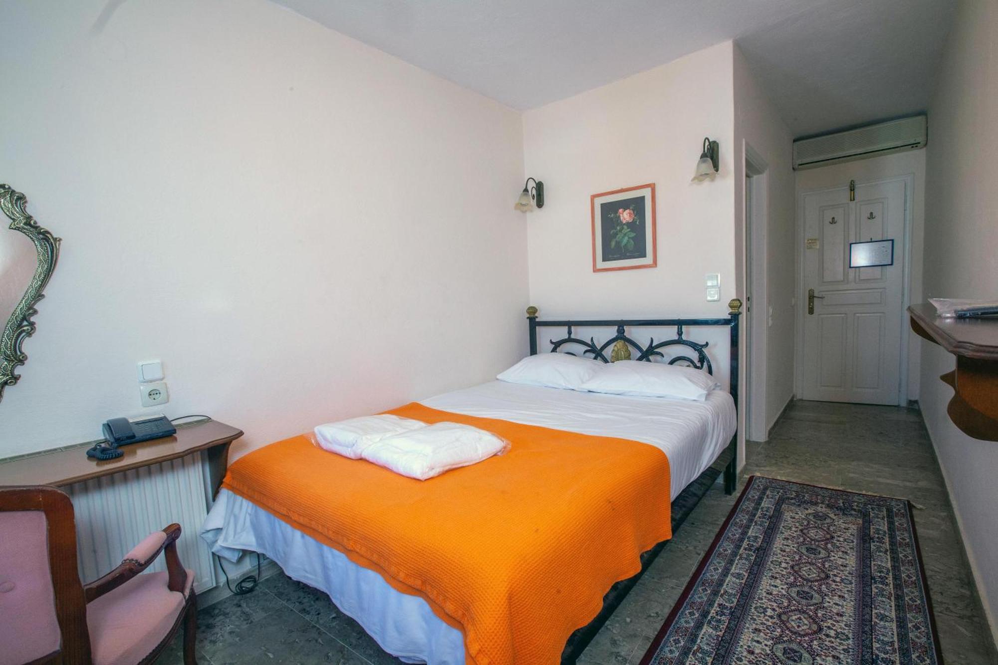 Byron Traditional Hotel นาฟปลิโอ ห้อง รูปภาพ