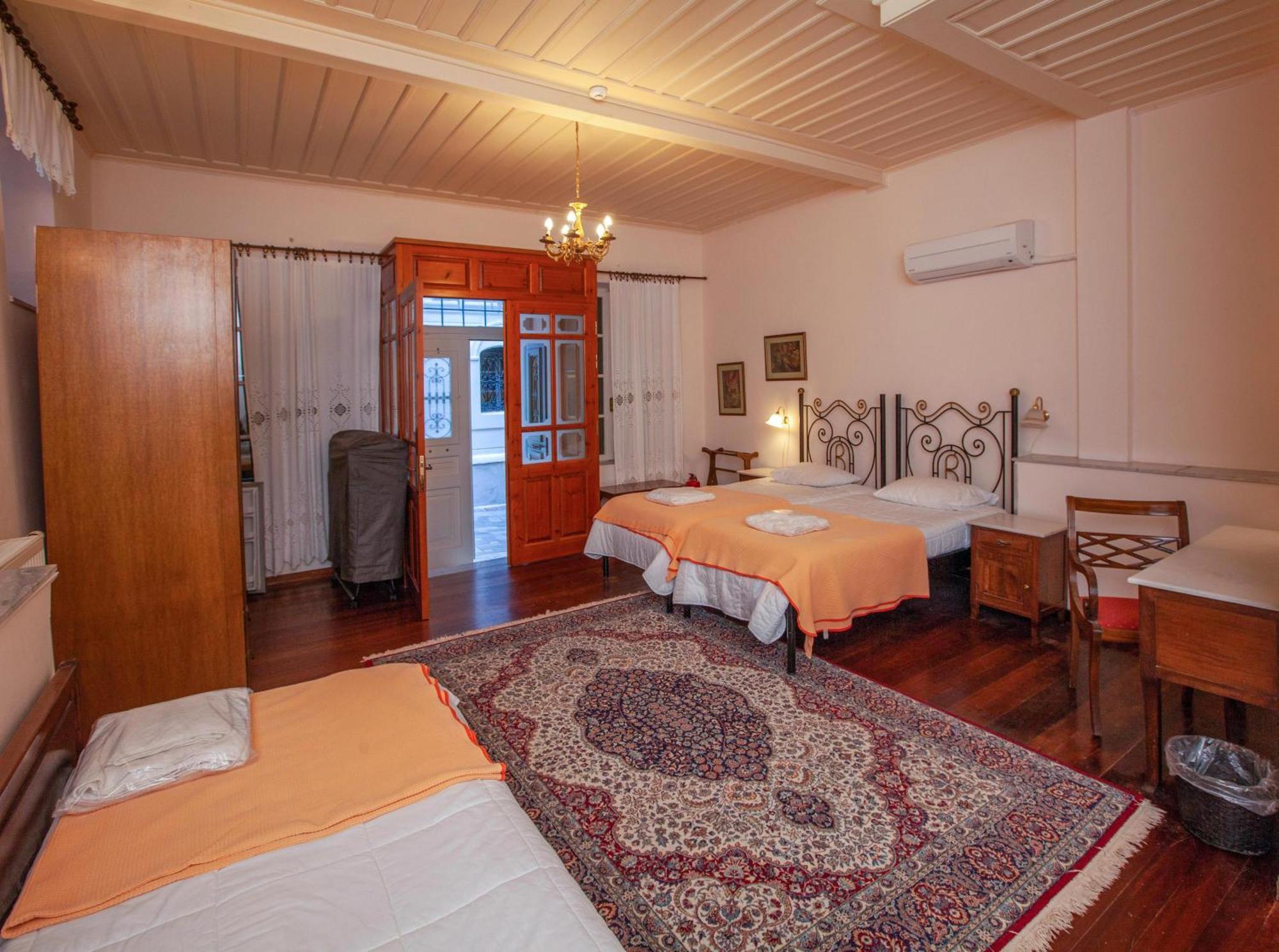Byron Traditional Hotel นาฟปลิโอ ห้อง รูปภาพ